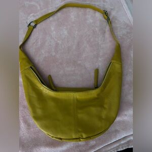 Crossbody handbag